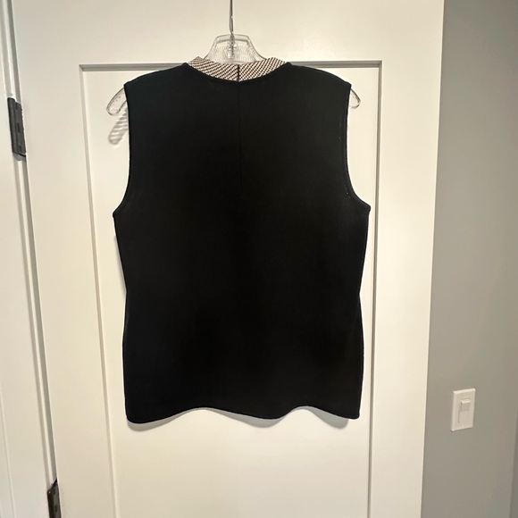 St. John Sleeveless Mock Neck, Black/Cream Top, Size Large - Picture 6 of 8